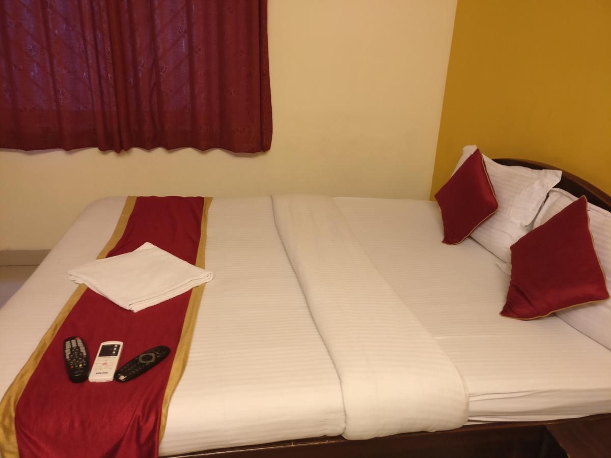 Hotel Skyland Бангалор Екстериор снимка