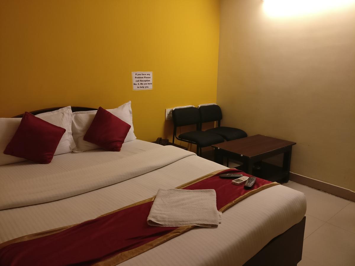 Hotel Skyland Бангалор Екстериор снимка